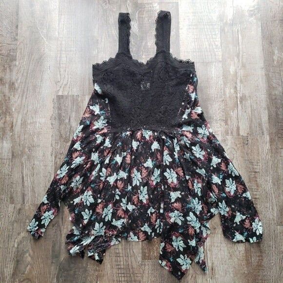 Free People Dresses & Skirts - Intimately Free People Crochet & Lace Hanky Hem Dress